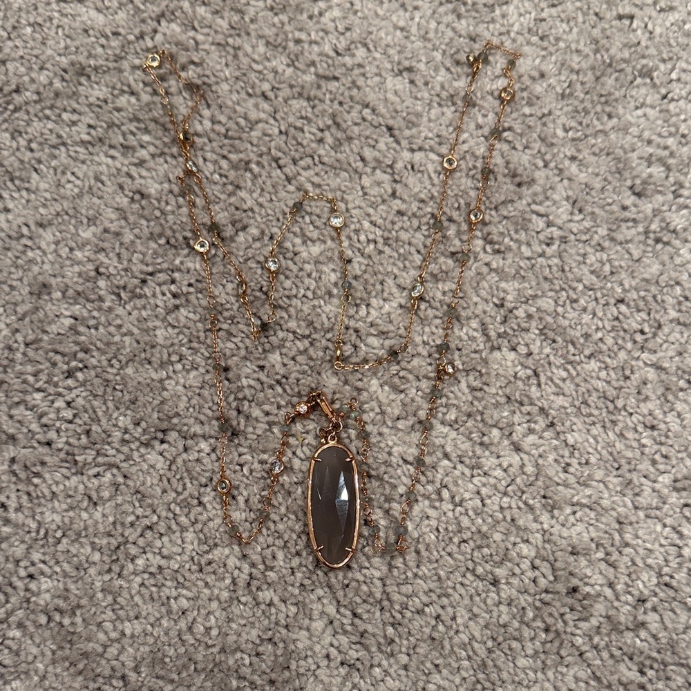 Henri Bendel Elegant Gold Necklace with Pendant